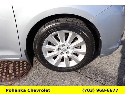 Used 2015 Toyota Sienna XLE Premium image 30