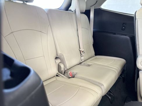 Used 2021 Buick Enclave Essence image 25