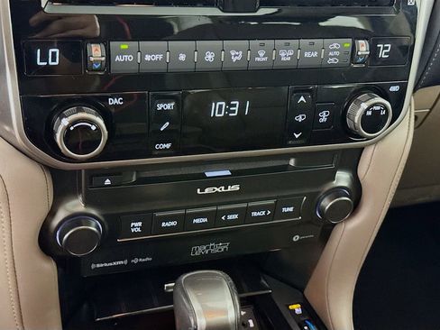 Used 2022 Lexus GX 460 Luxury w/ Accessory Package AWD/4WD image 20