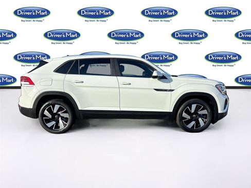 Used 2025 Volkswagen Atlas Cross Sport SE image 8