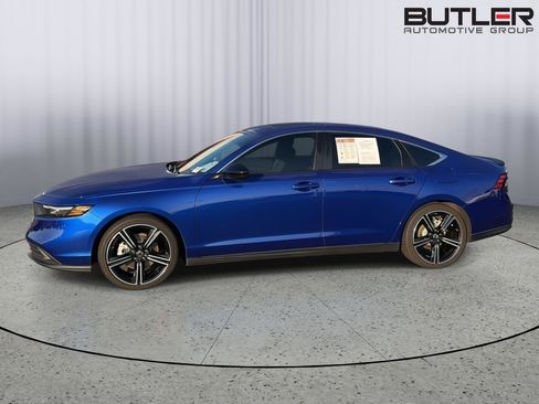 Used 2024 Honda Accord Sport image 3