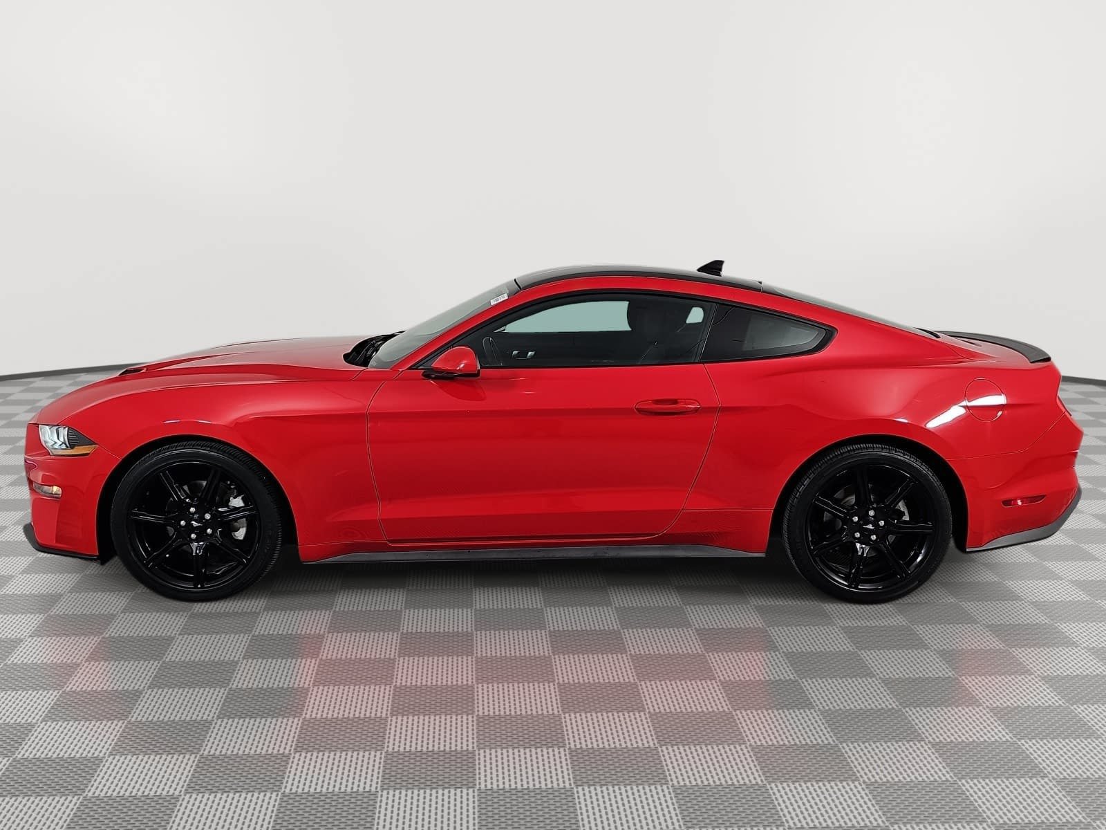 Used 2020 Ford Mustang Coupe w/ Equipment Group 101A RWD image 5