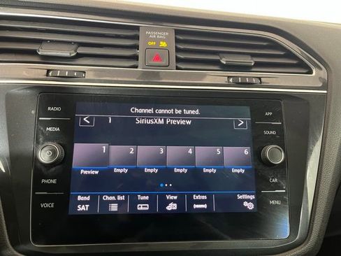 Used 2019 Volkswagen Tiguan SE w/ Panoramic Sunroof Package image 14