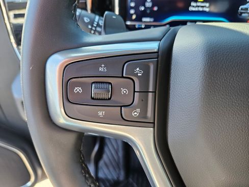 Used 2025 Chevrolet Silverado 1500 LT Trail Boss w/ Convenience Package II AWD/4WD image 18