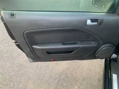 Used 2009 Ford Mustang GT image 23