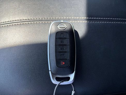 Used 2025 Nissan Pathfinder SV AWD/4WD image 27