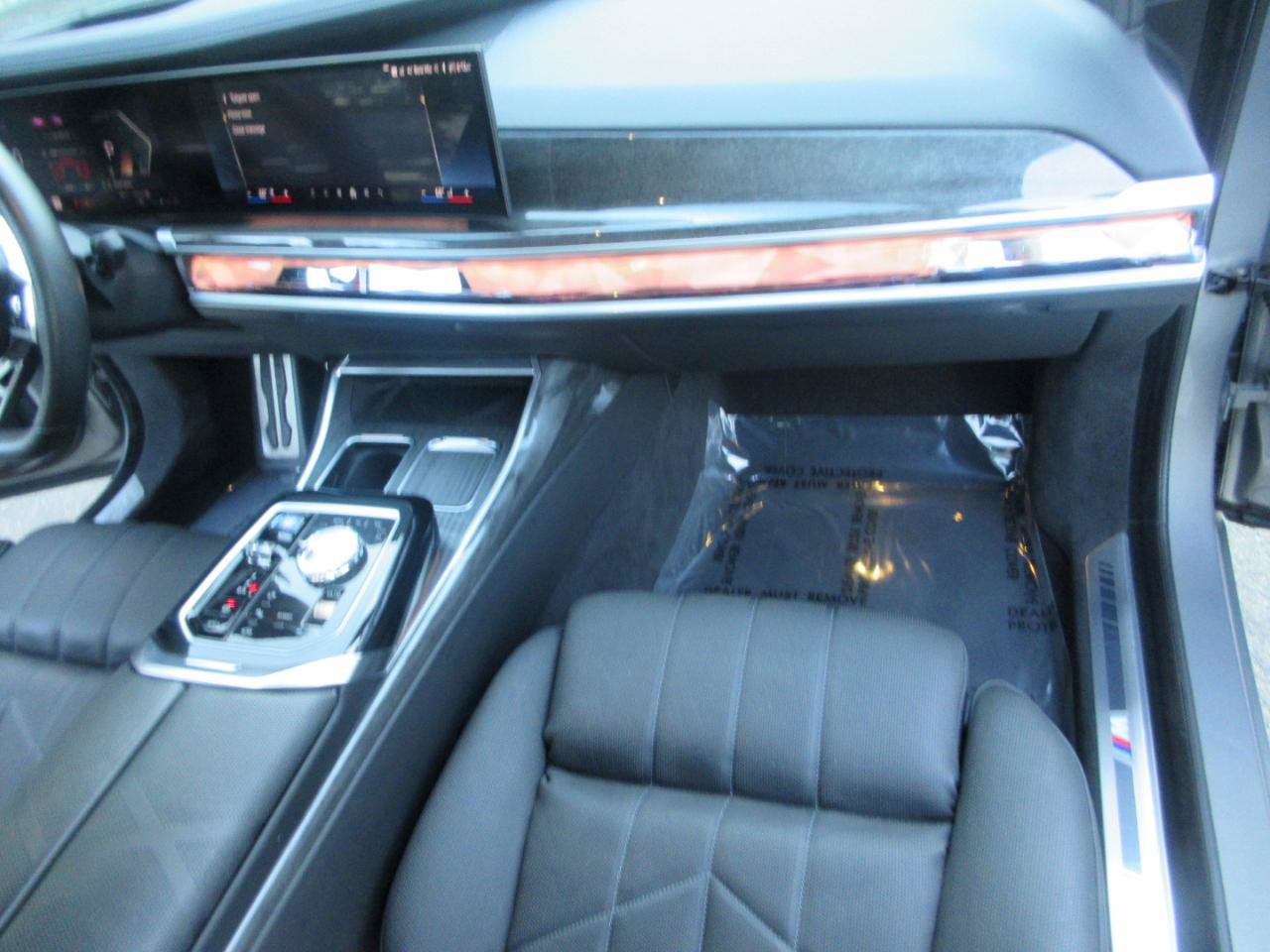 Used 2023 BMW 760i xDrive AWD/4WD image 33