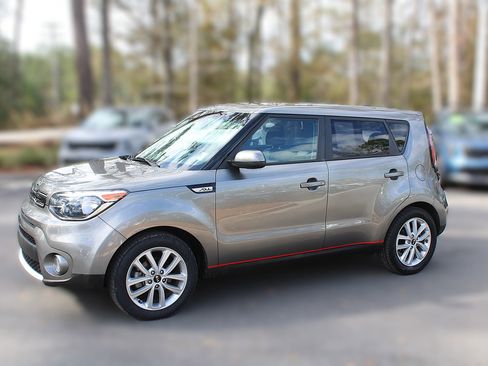 Certified 2018 Kia Soul + image 4