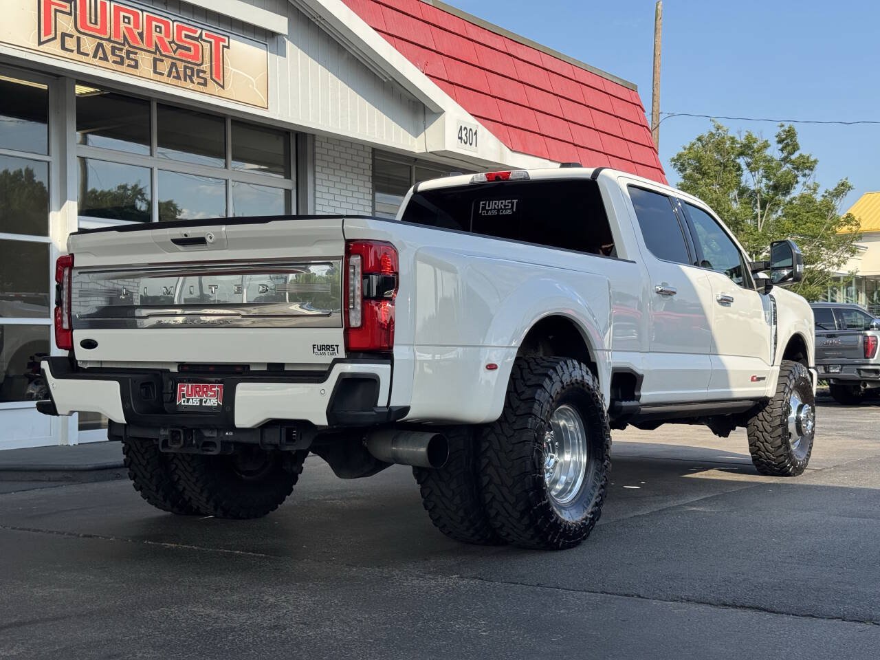 Used 2024 Ford F350 Limited w/ FX4 Off-Road Package AWD/4WD image 3