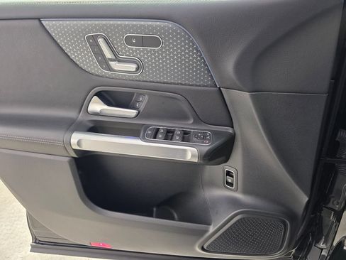 Certified 2025 Mercedes-Benz GLB 250 image 22