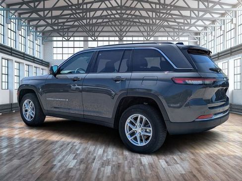 New 2025 Jeep Grand Cherokee Laredo w/ Luxury Tech Group I RWD image 6