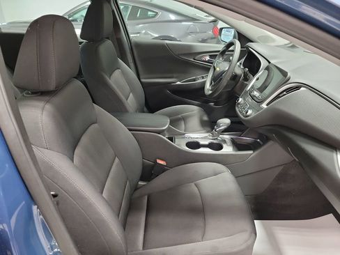 Used 2025 Chevrolet Malibu LT image 19