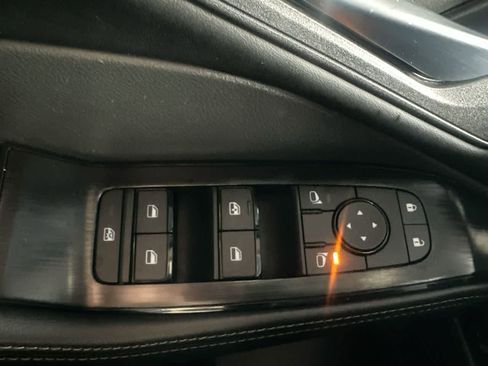 Used 2025 Nissan Rogue SV FWD image 17