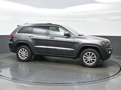 Used 2021 Jeep Grand Cherokee Laredo w/ Security & Convenience Group AWD/4WD image 7