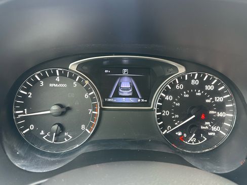 Used 2019 Nissan Pathfinder SV image 43