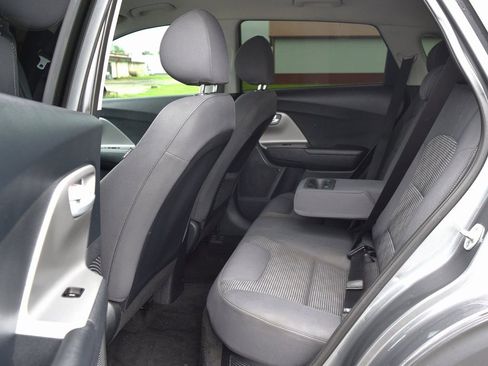 Used 2017 Kia Niro LX image 28