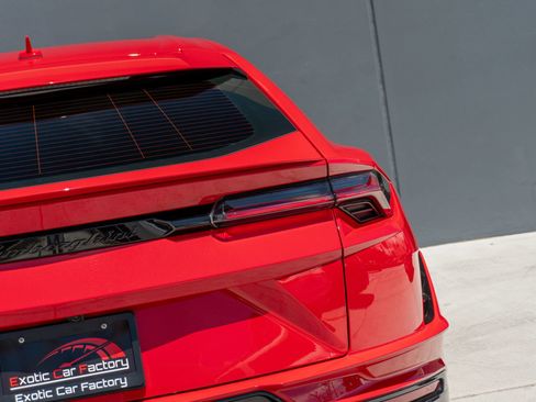 Used 2024 Lamborghini Urus S AWD/4WD image 43