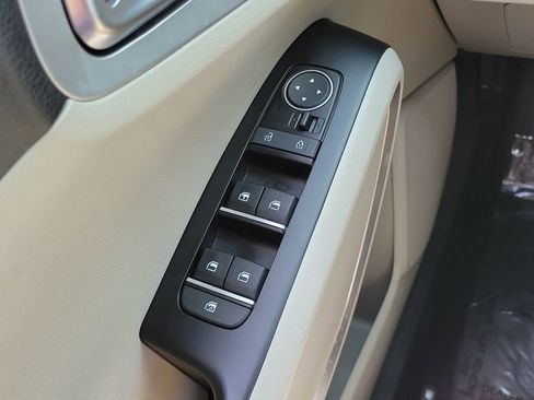 Used 2025 Kia Soul LX image 21