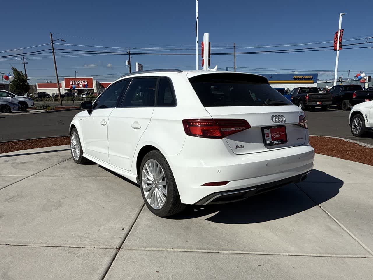 Used 2018 Audi A3 e-tron Premium Plus w/ Premium Plus Package FWD image 5