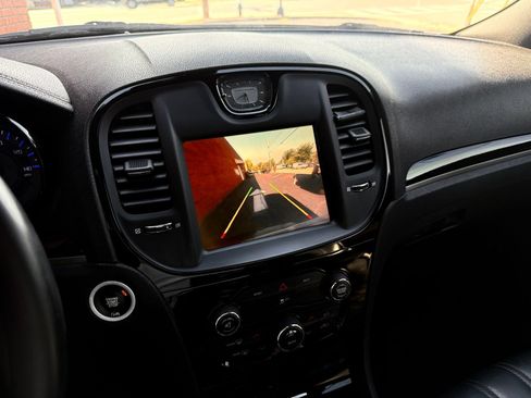 Used 2016 Chrysler 300 S RWD image 34