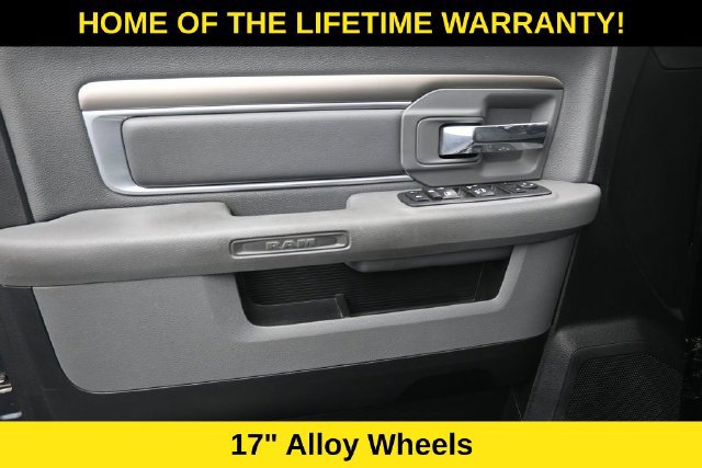 Used 2018 RAM 1500 Classic SLT AWD/4WD image 11