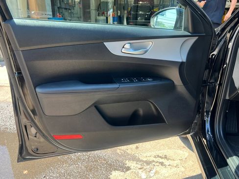 Used 2023 Kia Forte LXS w/ LXS Technology Package FWD image 11