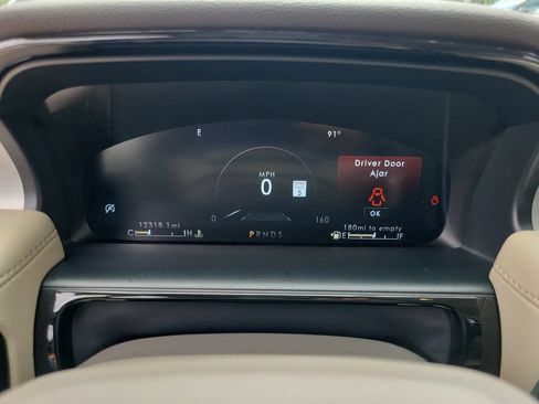 Certified 2023 Lincoln Nautilus FWD w/ Premium Package image 24