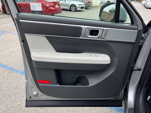 Used 2025 Hyundai Santa Fe SEL FWD image 18