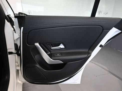 Used 2020 Mercedes-Benz CLA 250 4MATIC image 39