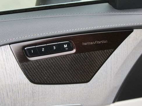 Used 2025 Volvo XC90 B6 Ultra w/ Lounge Package image 23