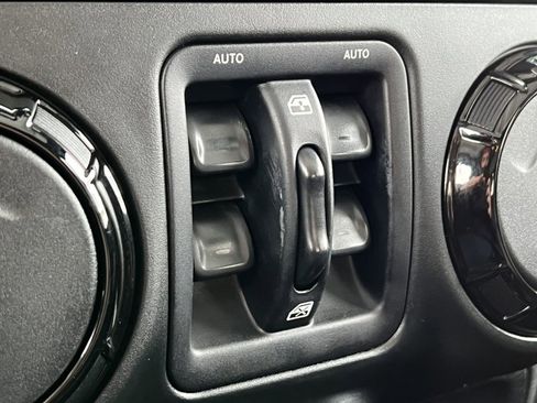 Used 2014 Jeep Wrangler Unlimited Sahara image 21