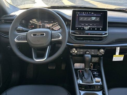 New 2026 Jeep Compass Latitude image 25