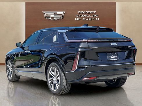New 2026 Cadillac Lyriq Premium Luxury w/ LPO, Floor Liner Package AWD/4WD image 6