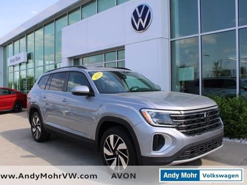 Used 2024 Volkswagen Atlas SE AWD/4WD image 1