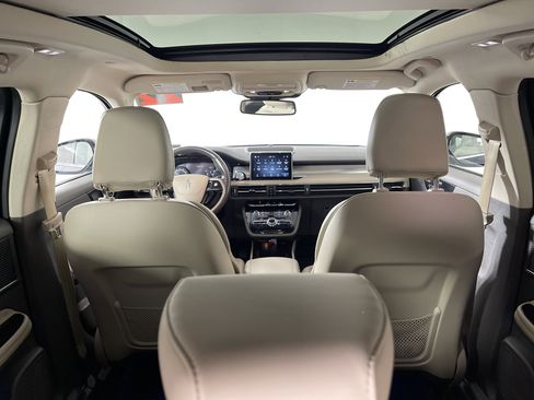 Used 2022 Lincoln Corsair AWD w/ Premium Package image 16