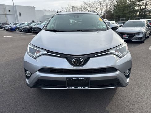 Used 2018 Toyota RAV4 XLE image 2