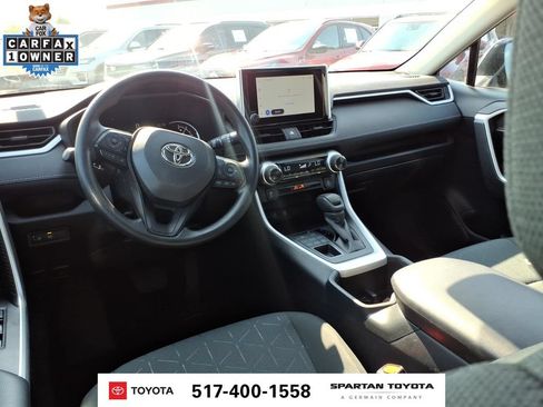 Used 2025 Toyota RAV4 XLE AWD/4WD image 12