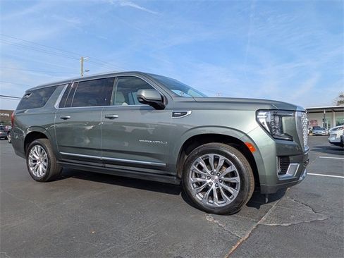 Used 2023 GMC Yukon XL Denali image 3