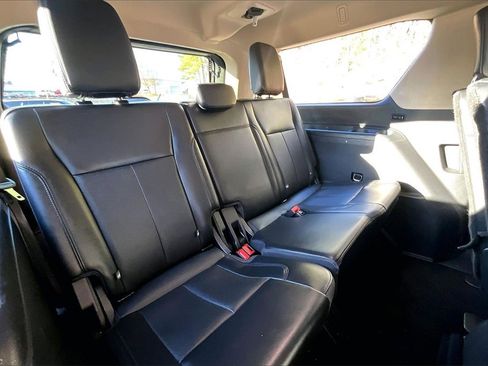 Used 2023 Ford Expedition Max XLT image 30