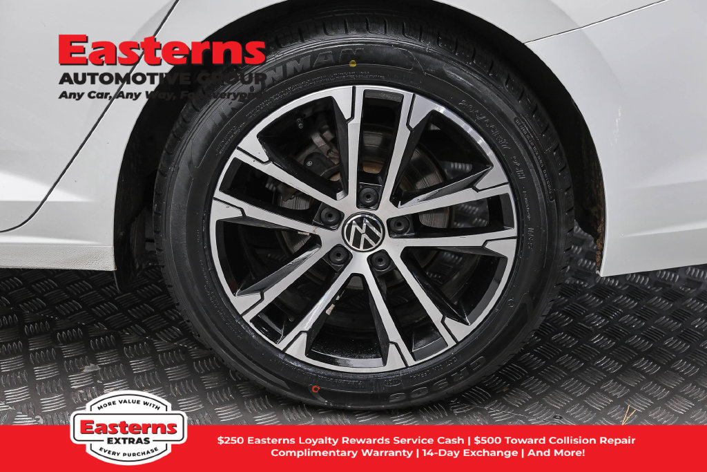 Used 2025 Volkswagen Jetta Sport FWD image 9