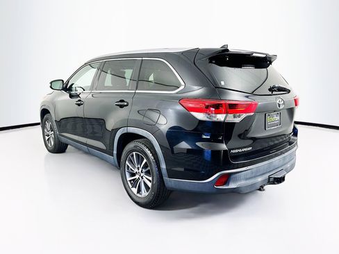 Used 2019 Toyota Highlander XLE image 5