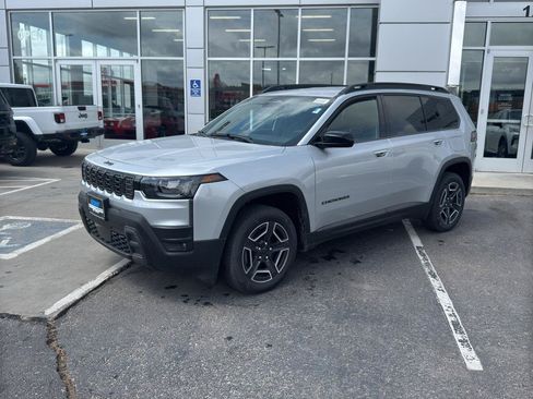 New 2026 Jeep Cherokee Laredo AWD/4WD image 1