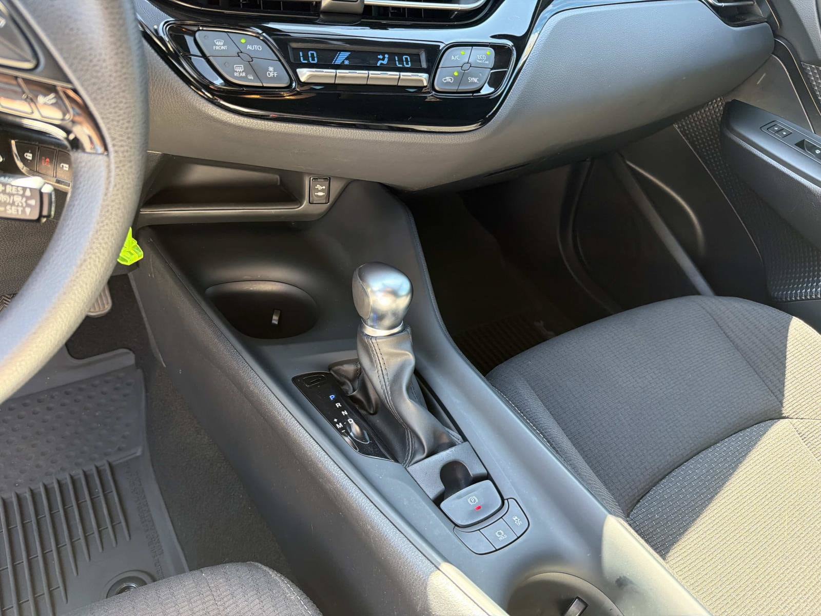 Used 2019 Toyota C-HR LE FWD image 30