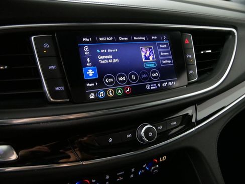 Used 2023 Buick Enclave Avenir image 31