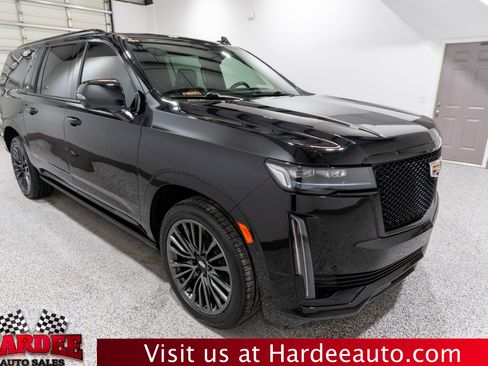 Used 2023 Cadillac Escalade ESV Sport w/ Touring Package AWD/4WD image 6