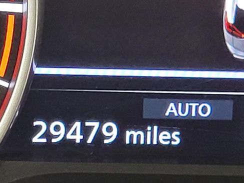 Used 2025 Nissan Rogue SV image 2