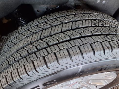 Used 2019 GMC Yukon XL SLT w/ Open Road Package image 10