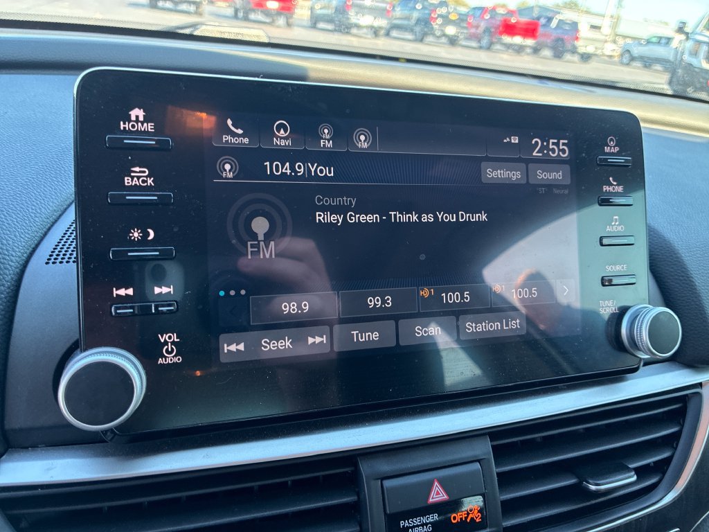 Used 2022 Honda Accord Touring image 16