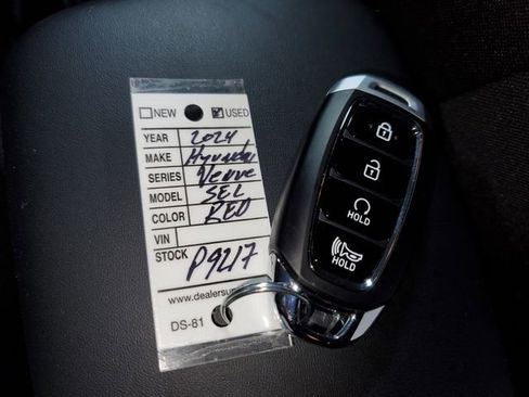 Used 2024 Hyundai Venue SEL image 31