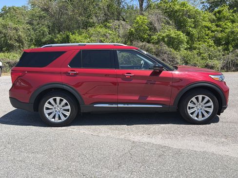 Used 2021 Ford Explorer Limited w/ Equipment Group 301A image 12